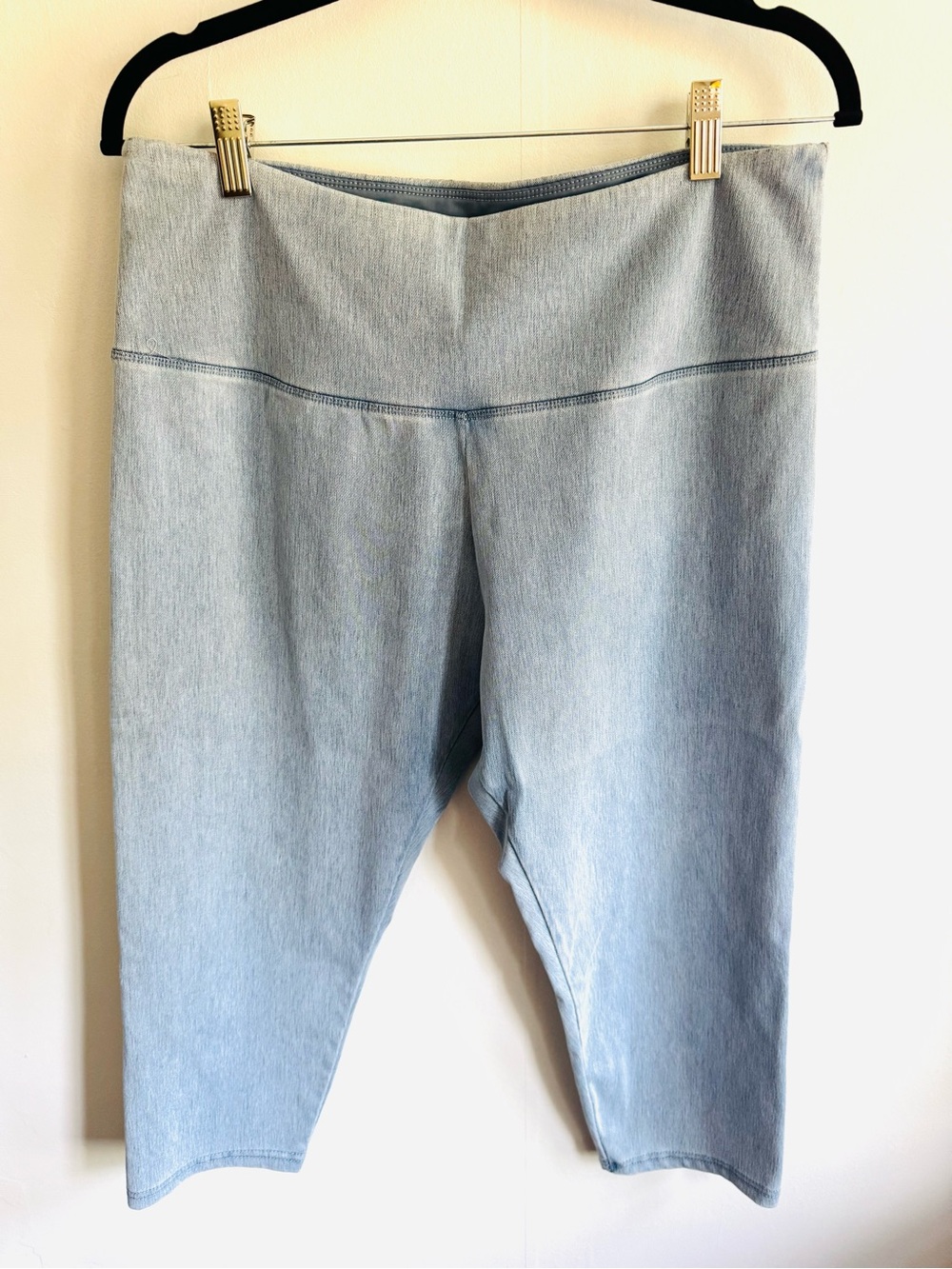 Suave Light Blue Tummy Control Stretch Denim Capri Jeans
